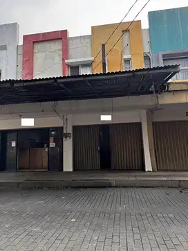 Ruko Lokasi Ramai di Harapan Indah Bekasi