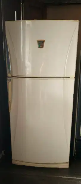 kulkas Sharp 2 pintu jumbo