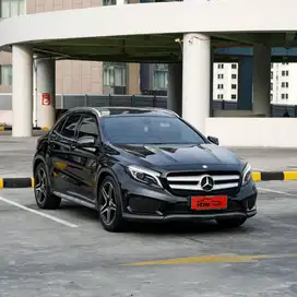 Mercedes Benz GLA200 AMG Sport Line 2014 hitam automatic