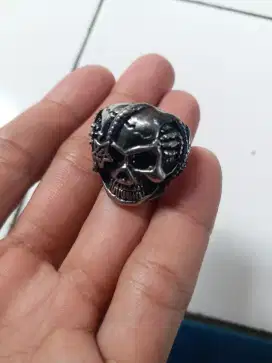 Cincin Titanium Tengkorak