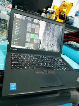 Laptop Lenovo Thinkpad x250 Core i5 Ram 8gb/SSD . Keyboard nyala.