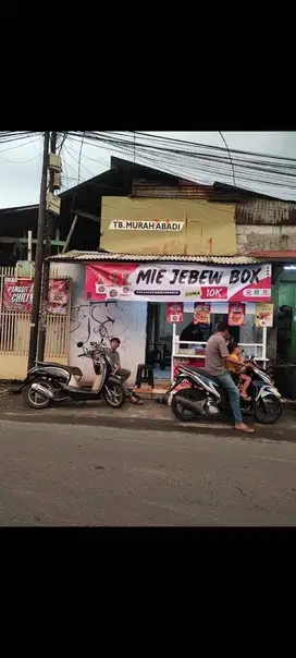 Dibutuhkan Karyawan Wanita Jaga Toko Mie Jebew Box Jagakarsa
