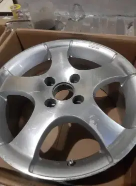 Velg OEM Avega R15 Pcd 4X100