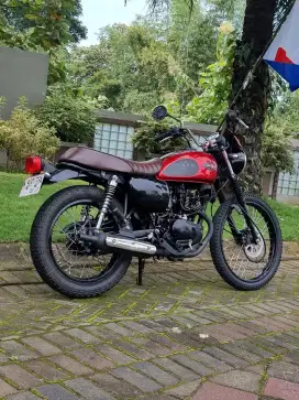 Kawasaki W175 Cafe thn 2020 Merah Metalik Termurah Koko Motor