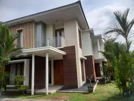 dijual rumah mewah dalam perum bale mulia