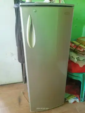 Kulkas jumbo 1 pintu general sawangan pasir putih