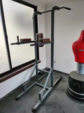 DIJUAL POWER TOWER  PULL UP STATION MEREK BERWYN MULUS MANTAP