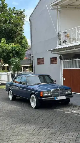 Mercedes Benz 200 Tiger W123 Manual 1985 istimewa