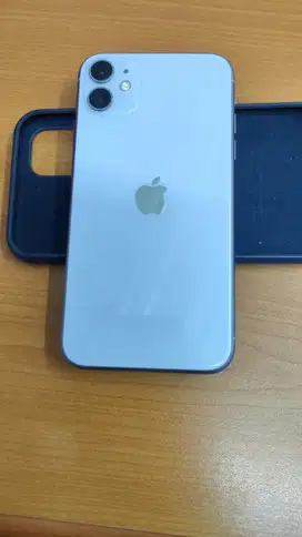 Iphone 11 64 gb, hb 73, kamera agak getar, yang lain normal semua
