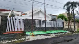 Disewa Rumah Dharmahusada Indah Kosongan Siap Huni Terawat