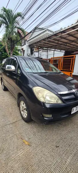 INNOVA V AT LUXURY 2008