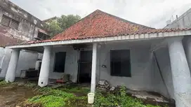 Dijual Rumah Usaha Hitung Tanah Jalan Kalisosok Cocok untuk Usaha