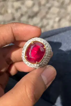 Ruby burma 8 crt lebih emas berlian