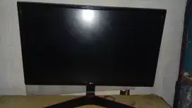 Monitor lg 24 inch layar blank