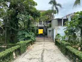 Dijual Rumah dan Kantor Strategis di Jalan Tanah Baru Raya, Depok