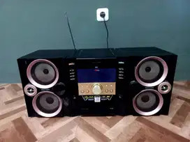 Polytron Xcel Hifi Bluoetooth, DVD, karaoke masih bagus