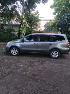 Nissan Livina 2012 Bensin