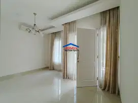 Rumah Minimalis Bagus suasana Hotel Bintang 5 di Raffles Hills cibubur