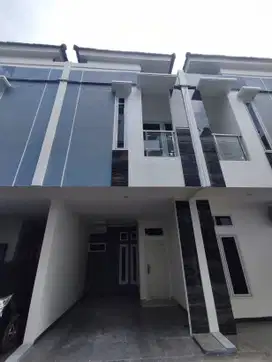 Rumah ready di Matraman dijual harga 900 siap huni dijakarta