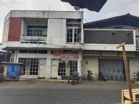 Rumah murah  cocok untuk kantor tempat usaha di Ciroyom Bandung