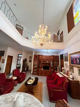 Dijual rumah luas lokasi strategis di Bintaro Sektor 1