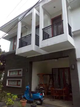 Rumah kokoh di pintu Tol Pasteur