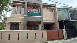JUAL RUMAH ELEGANT DAN TERAWAT DALAM PERUMAHAN JAYARATU PONDOK MELATI