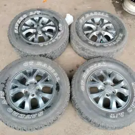 Velg OEM Innova akar ring 15 pcd 5x114,3 ban GT radial AT 235/70 R15