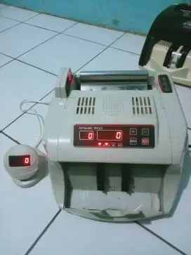 Mesin hitung uang Dynamic 993 EV