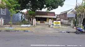 Rumah strategis di pusat kota ngawi dekat pasar besar dan alun-alun