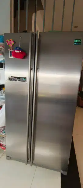 Kulkas Samsung RSA1STSL