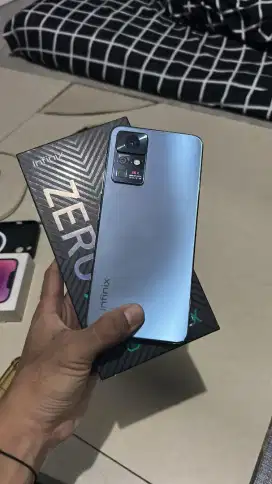 Infinix zero x Pro 8+4 256