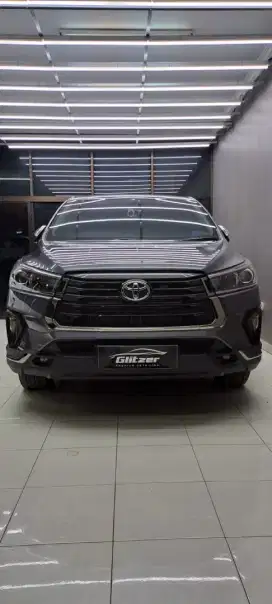 Km 9.700 toyota kijang innova venturer diesel matic a/t