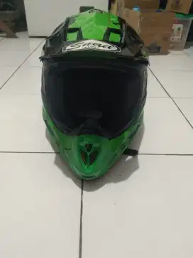 Helm Motocross Snail