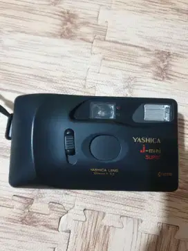 Kamera analog merk yashica