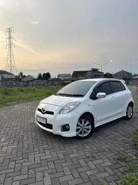 Yaris E 2013 Matic Putih | KM Rendah | Pajak Panjang