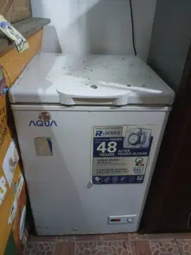 FREEZER AQUA bekas