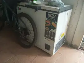 Freezer bekas masih bagus