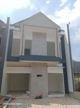 CLUSTER 2 LANTAI SERTIFIKAT SUDAH PECAH