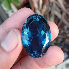 Natural London Blue Topaz 100.79 ct sertifikat IGC clean Luster top