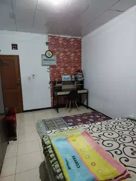 IJUAL RUMAH CEPAT FURNISHED POSISI HOOK 2 LANTAI PUSAT KOTA
