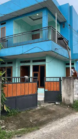 Di jual cepat rumah kampung siap huni bangunan dua lantai murah