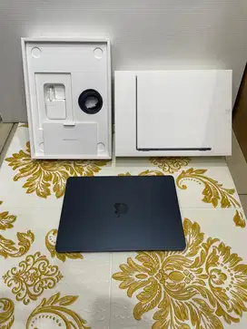 Macbook Air 13 inch M2 8GB 256GB Second Mulus Original Ex IBOX