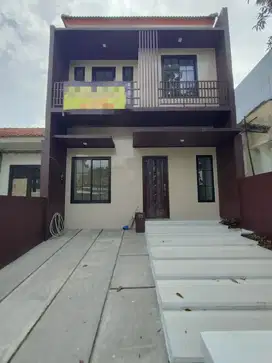 Rumah dua lantai siap huni di cluster sentul city