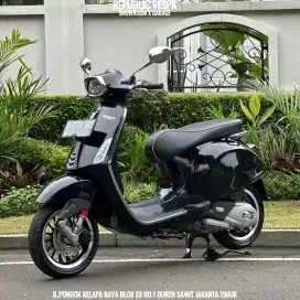 PIAGGIO VESPA SPRINT 150 IGET ABS LED TAHUN 2021 PERFECT CONDITION
