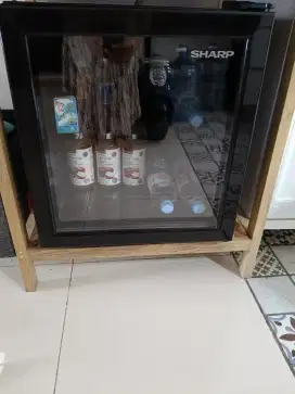 Dijual showcase/kulkas second like new