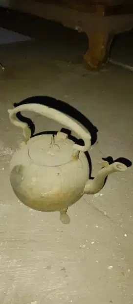 Bronze teapot vintage from 1950s kettle Teko antik