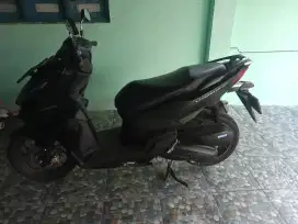 Honda vario 160 warna hitam