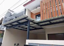 Kanopi baja ringan