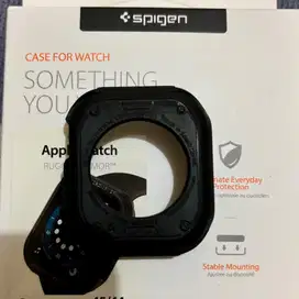 Apple Watch SE2 Case - Spigen Rugged Armor 40mm - Used